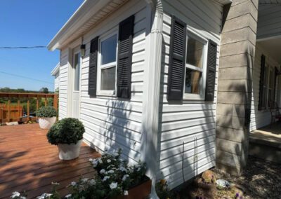 White Seamless Gutters